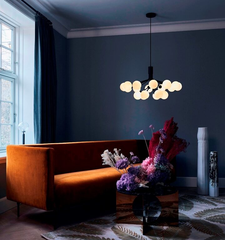 Apiales 18 lysekrone, satin sort/opal