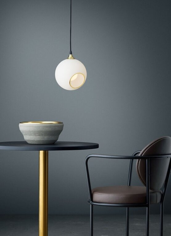 Ballroom pendel, white snow