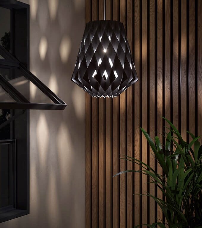 Signature 28 pendel, sort